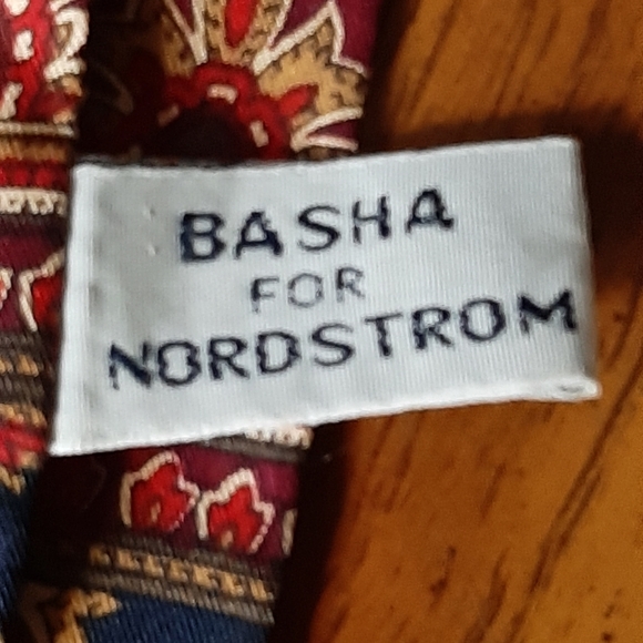 VINTAGE BASHA FOR NORDSTROM 100% SILK SCARF - Picture 4 of 5